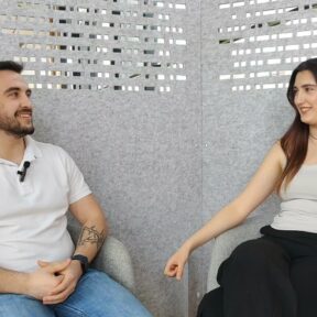 VIDÉO | Être apprenti ingénieur en Performance Industrielle : échanges croisés avec Louane et Gabriel